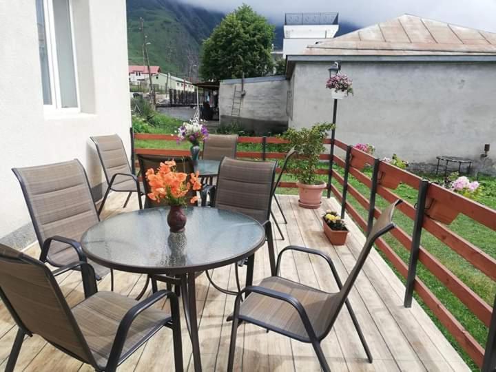 Guest House Elguja Qushashvili Kazbegi Luaran gambar